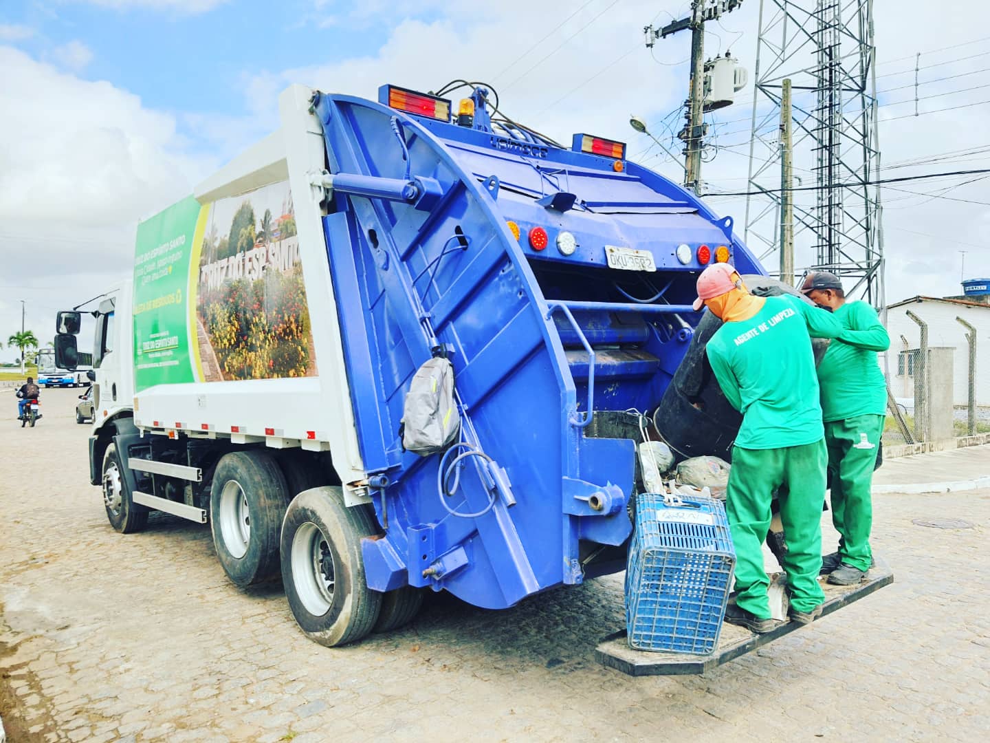 Limpeza P Blica Conta Agora Com Um Caminh O Compactador De Lixo Prefeitura Municipal De Cruz